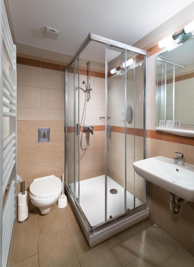 Hotel Honti Wellness Es Konferencia Szalloda Вишеград Екстер'єр фото