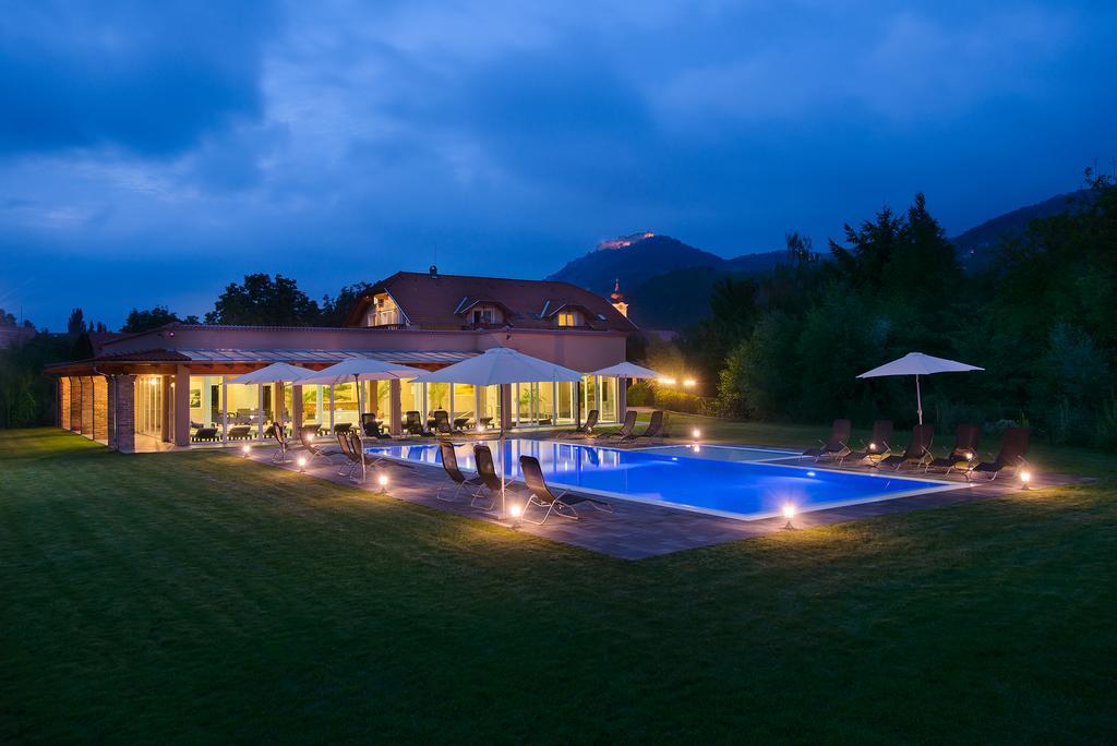 Hotel Honti Wellness Es Konferencia Szalloda Вишеград Екстер'єр фото