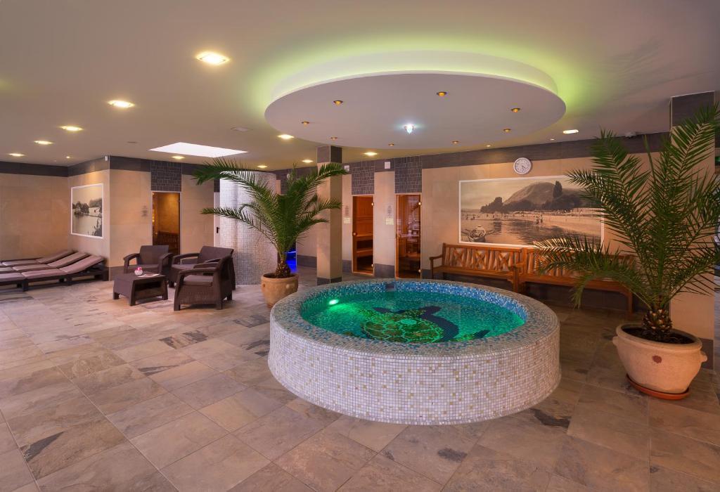 Hotel Honti Wellness Es Konferencia Szalloda Вишеград Екстер'єр фото