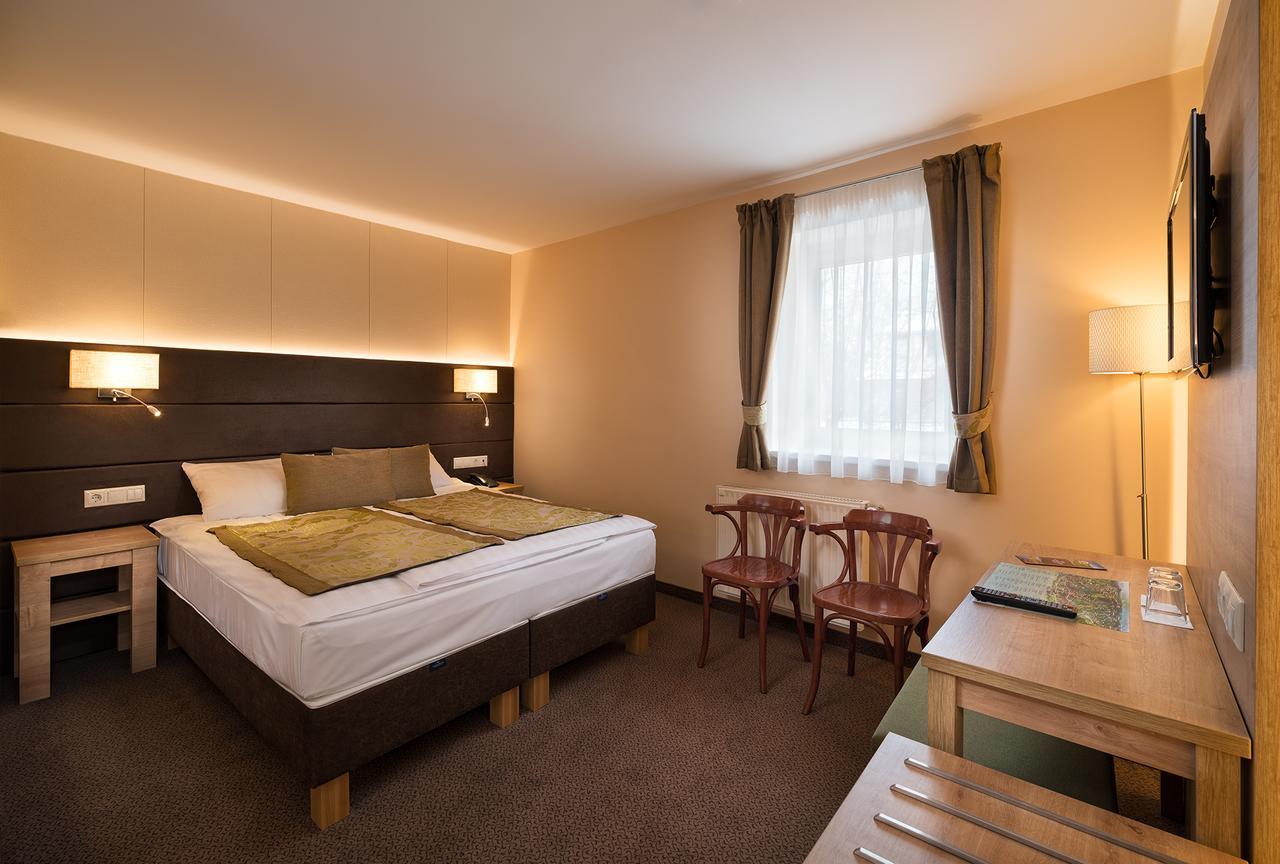 Hotel Honti Wellness Es Konferencia Szalloda Вишеград Екстер'єр фото
